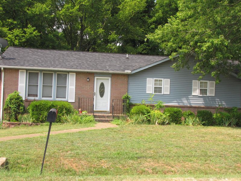 8203 Luree Ln, Hermitage, TN 37076
