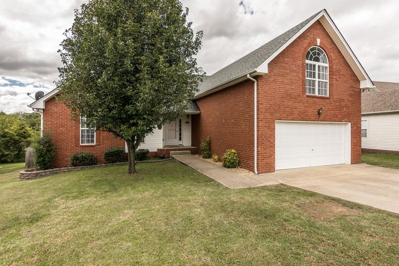 287 Iris Dr, Hendersonville, TN 37075