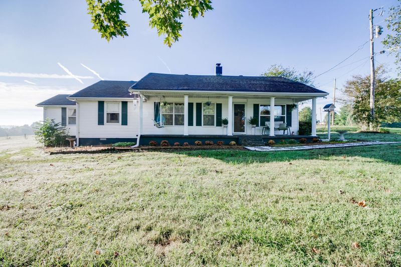 385 Ben Albert Rd, Cottontown, TN 37048