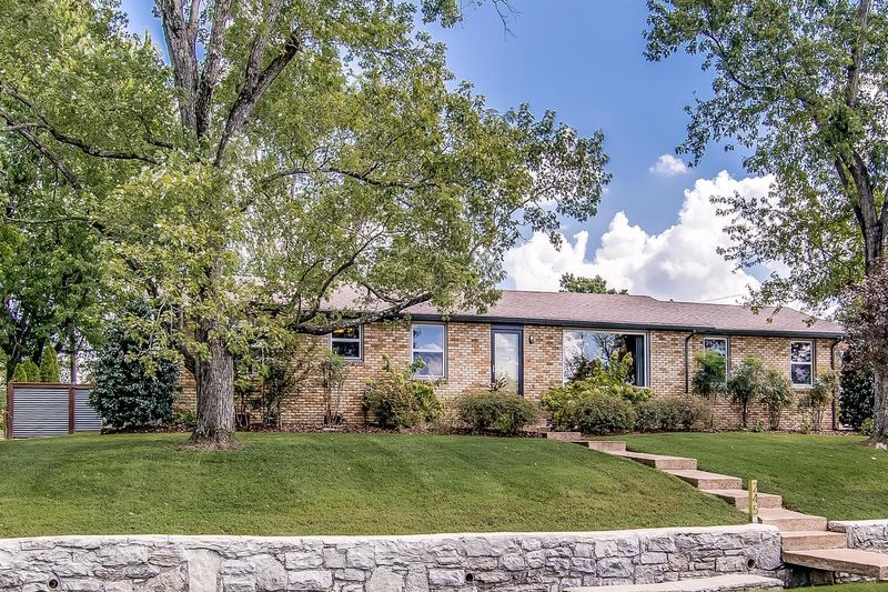 245 Riverside Dr, Nashville, TN 37206