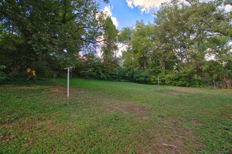 4931 Packard Dr, Nashville, TN 37211