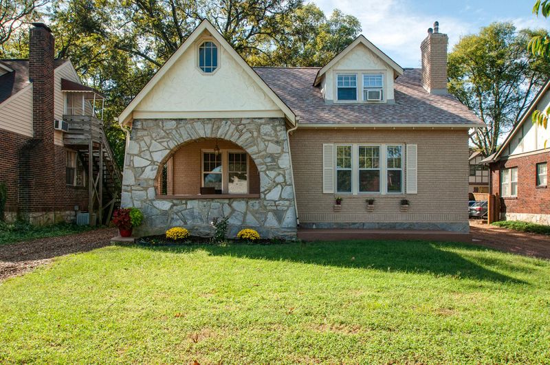 2609 Acklen Ave, Nashville, TN 37212