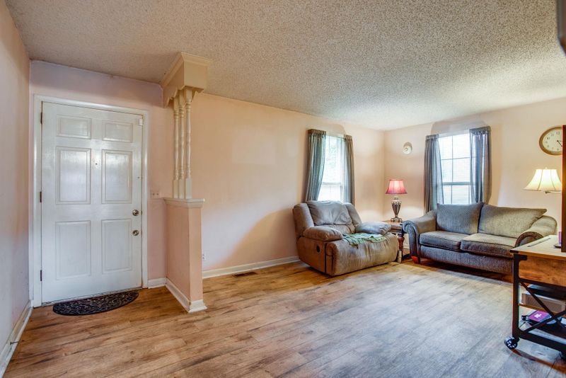 327 Brewer Dr, Nashville, TN 37211
