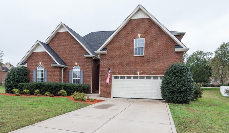1211 Starnes Ct, Murfreesboro, TN 37128