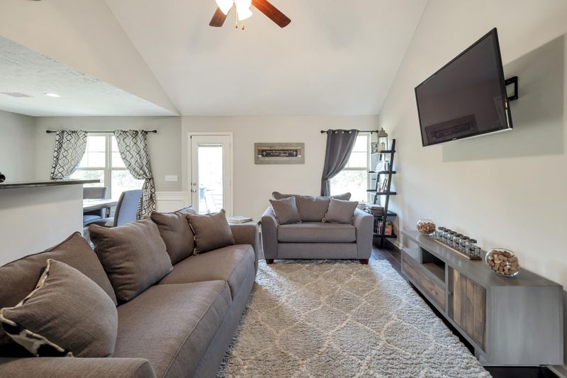 1512 Halverson Dr, Murfreesboro, TN 37129