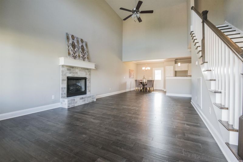 1242 Matheus Dr, Murfreesboro, TN 37128