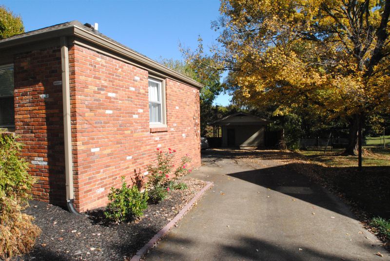 327 Blue Hills Dr, Nashville, TN 37214