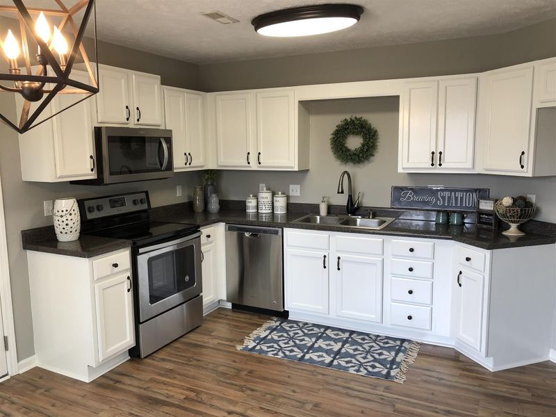 1766 Antebellum Dr, Murfreesboro, TN 37128