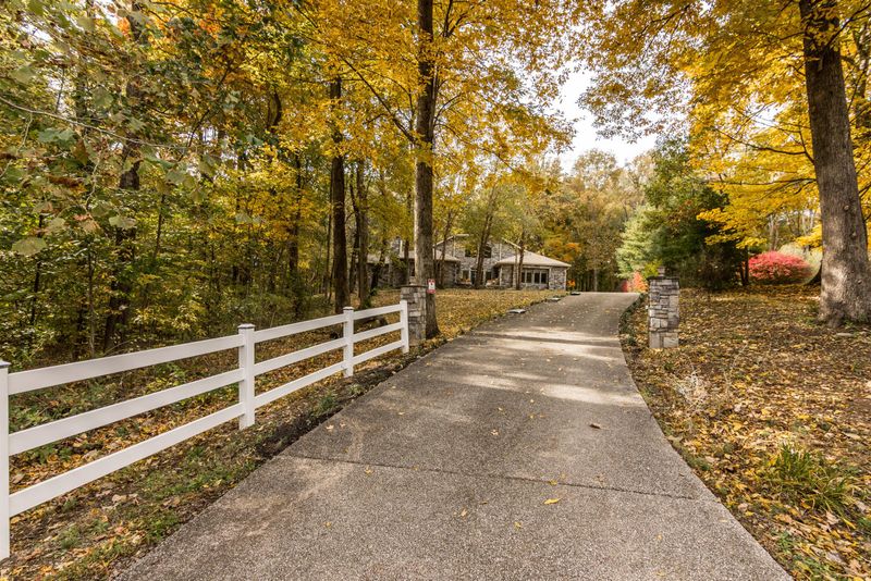 27 Deer Run Rd, Cross Plains, TN 37049