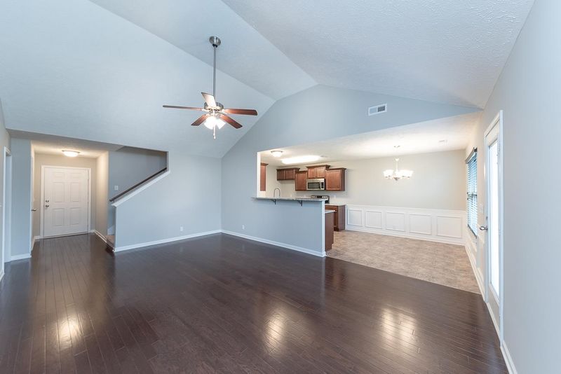 1120 Halverson Dr, Murfreesboro, TN 37128