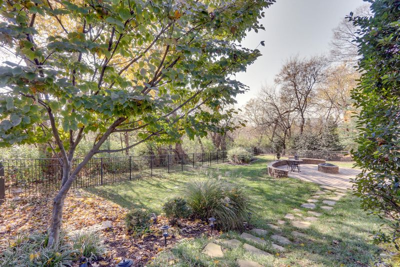425 Autumn Lake Trl, Franklin, TN 37067