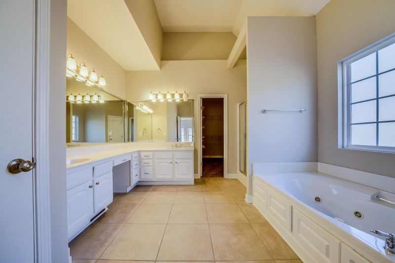 990 Noel Dr, Mount Juliet, TN 37122