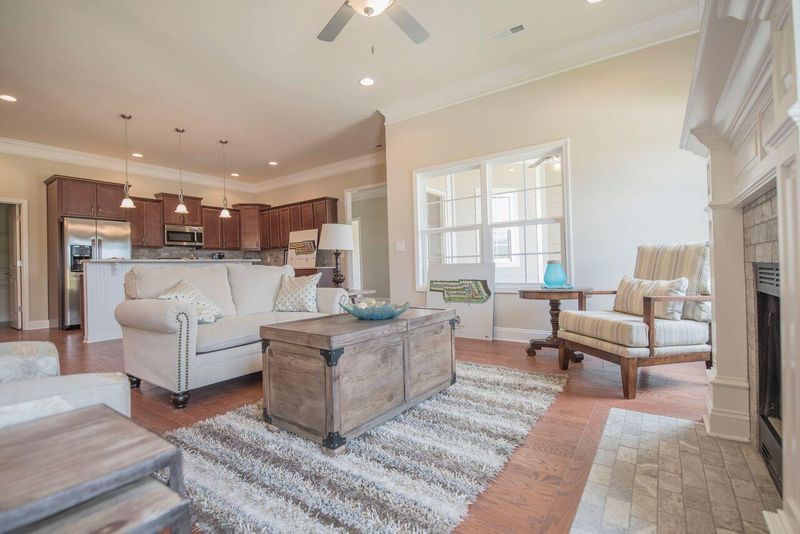 2244 Stonecenter Ln, Murfreesboro, TN 37128
