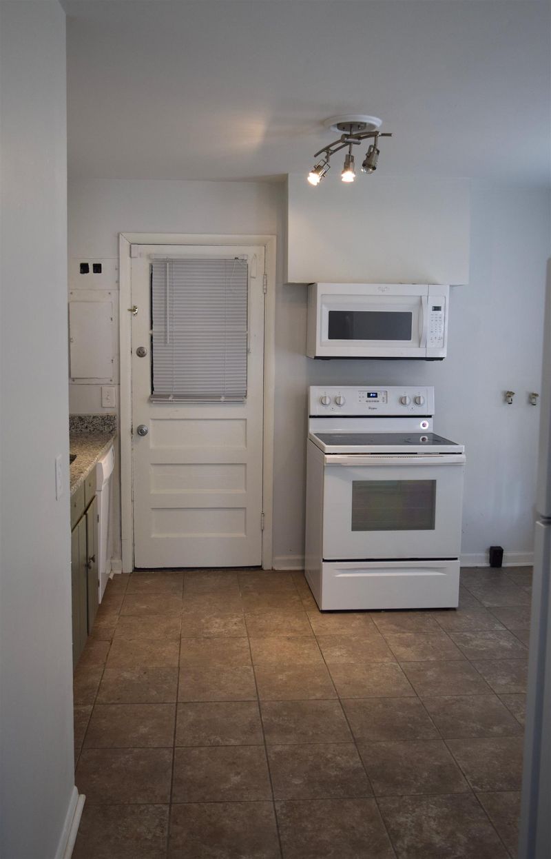 26 E Thompson Ln, Nashville, TN 37211