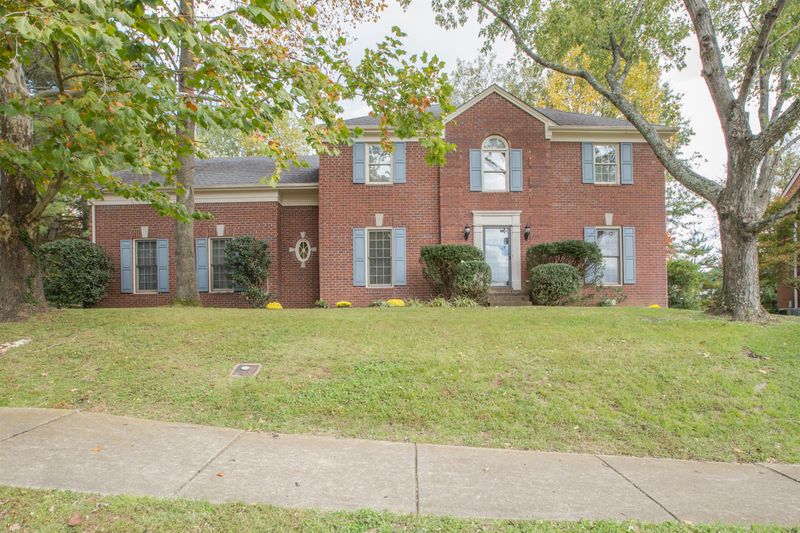 127 Eagles Glen Dr, Franklin, TN 37067