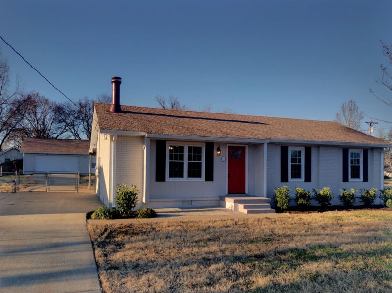 6347 Sunnyside Dr, Murfreesboro, TN 37129