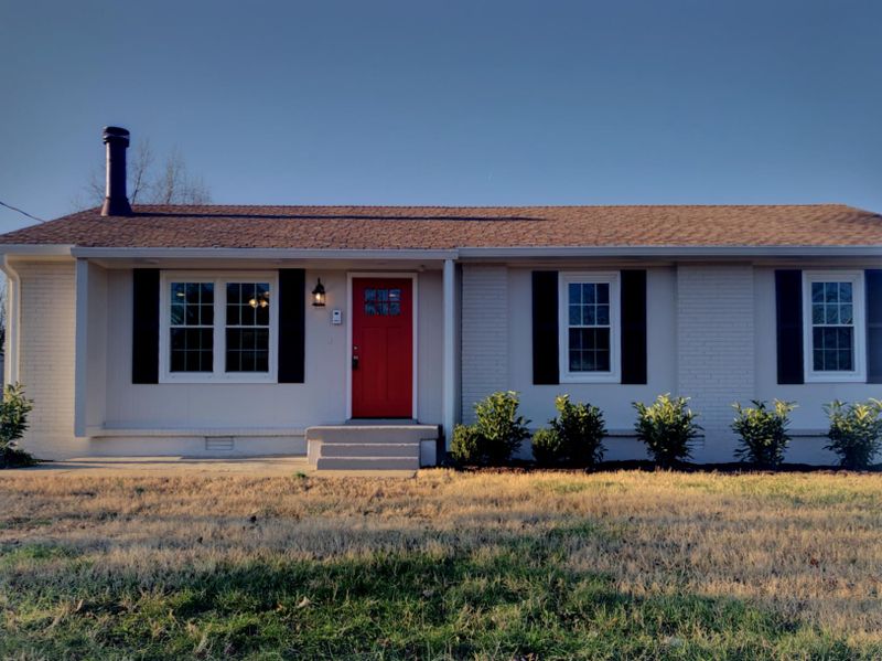 6347 Sunnyside Dr, Murfreesboro, TN 37129