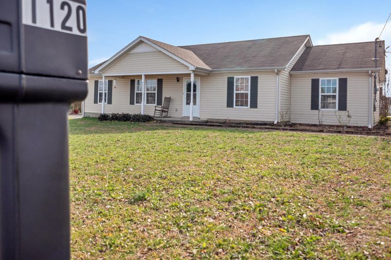 1120 Flowers Ct, Murfreesboro, TN 37130