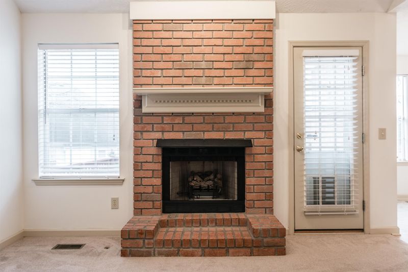 129 Oak Leaf Dr, Hendersonville, TN 37075