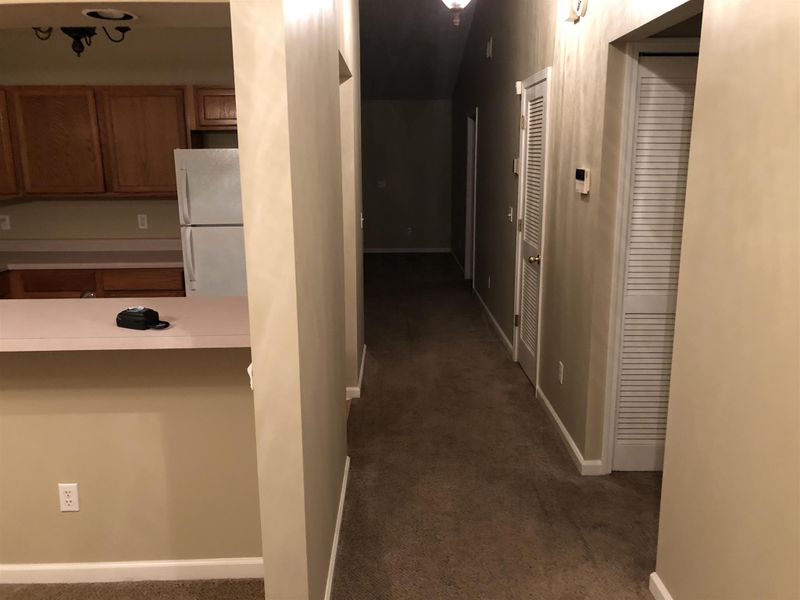 270 Lake Chateau Dr, Hermitage, TN 37076