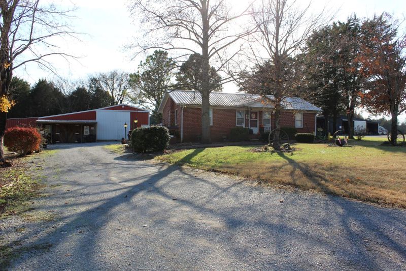 7021 Burnt Knob Rd, Murfreesboro, TN 37129