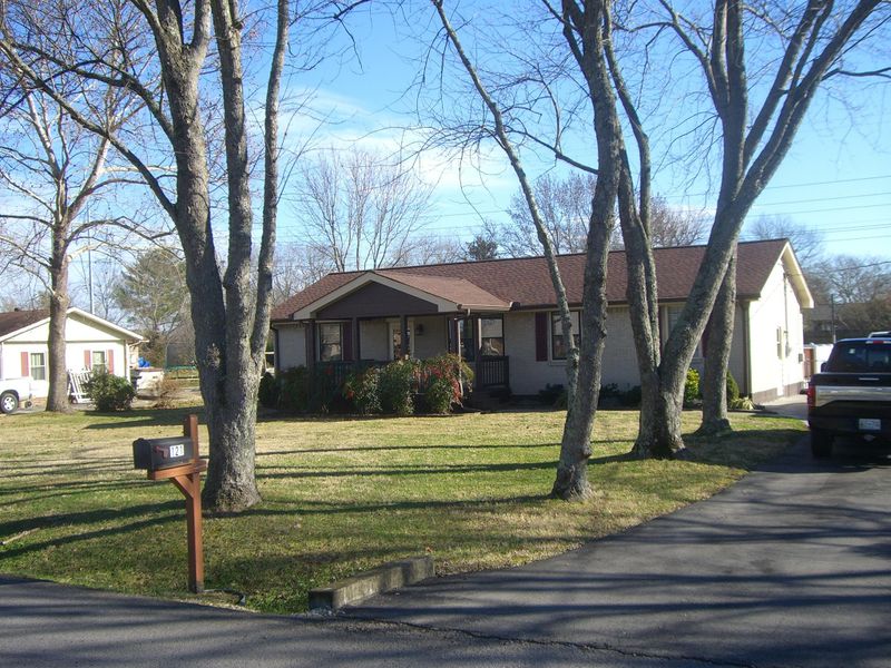 121 Steve Roberts Dr, Smyrna, TN 37167