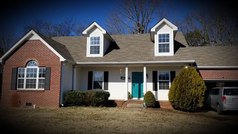 2114 Eastview Dr, Murfreesboro, TN 37128
