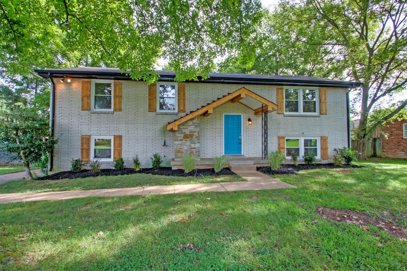704 Tobylynn Dr, Nashville, TN 37211