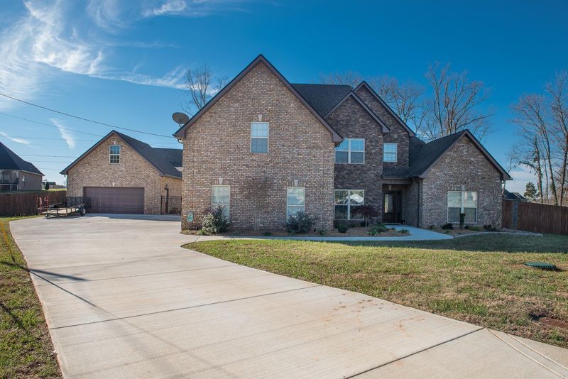 1009 Bridgegarden Rd, Murfreesboro, TN 37129