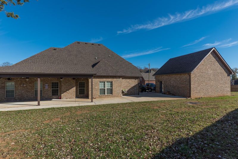 1009 Bridgegarden Rd, Murfreesboro, TN 37129