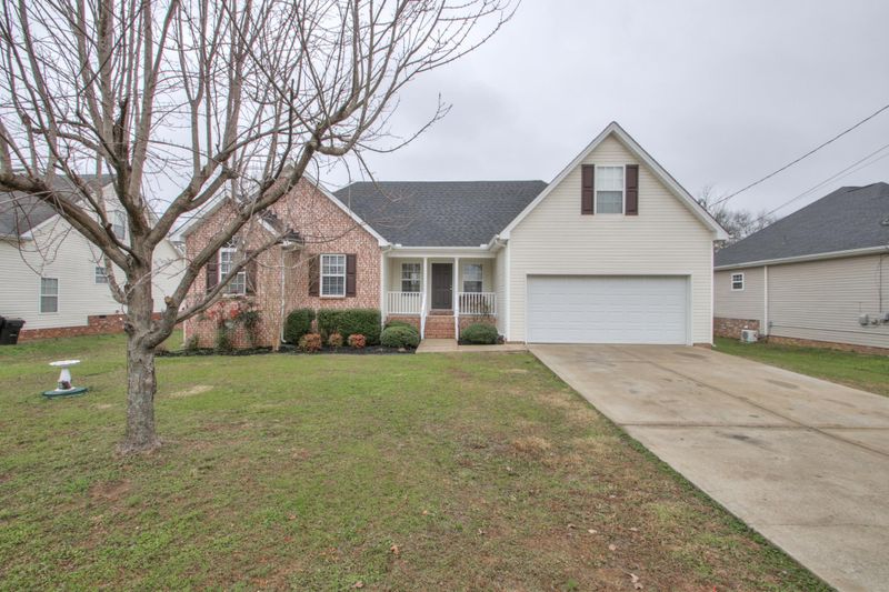 635 Fleming Farms Dr, Murfreesboro, TN 37128