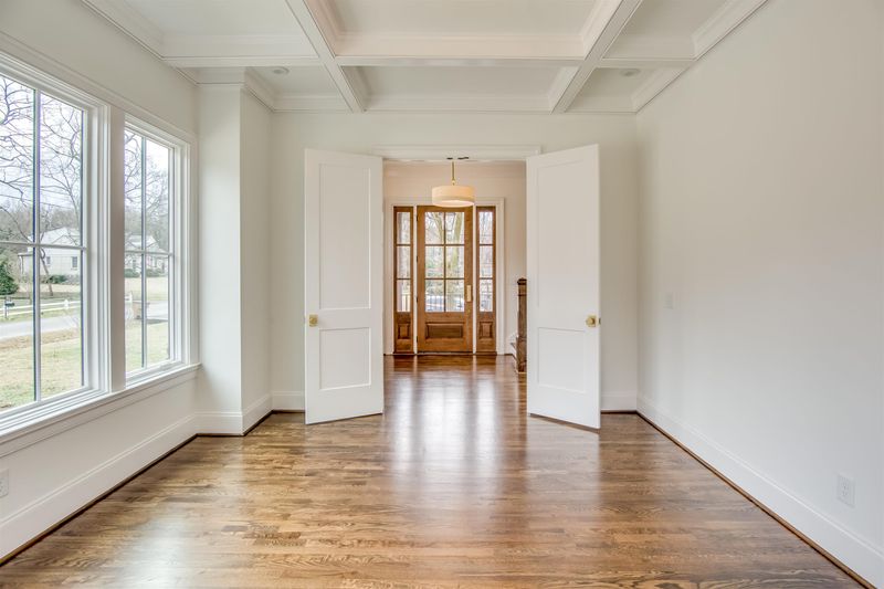 913 Cantrell Ave, Nashville, TN 37215