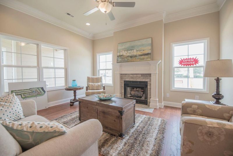 2180 Stonecenter Ln, Murfreesboro, TN 37128