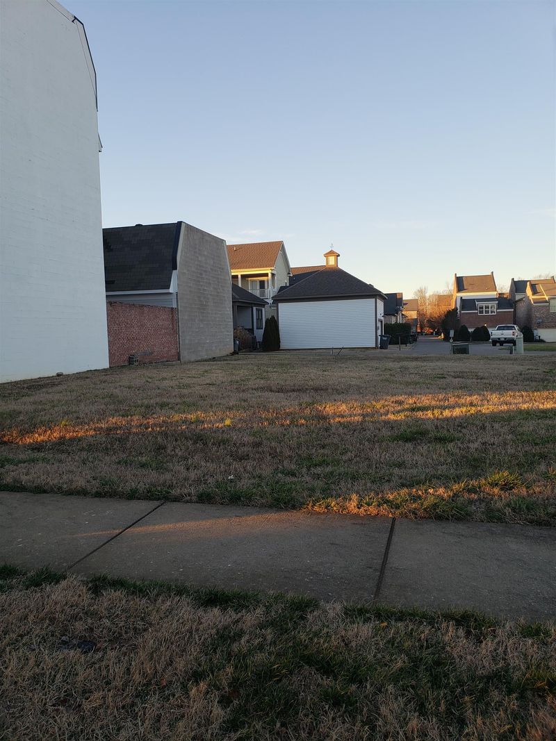 65 Savannah Dr, Pleasant View, TN 37146