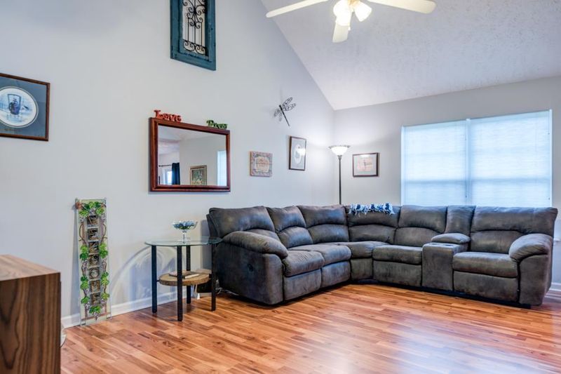 1520 J D Todd Rd, Murfreesboro, TN 37129
