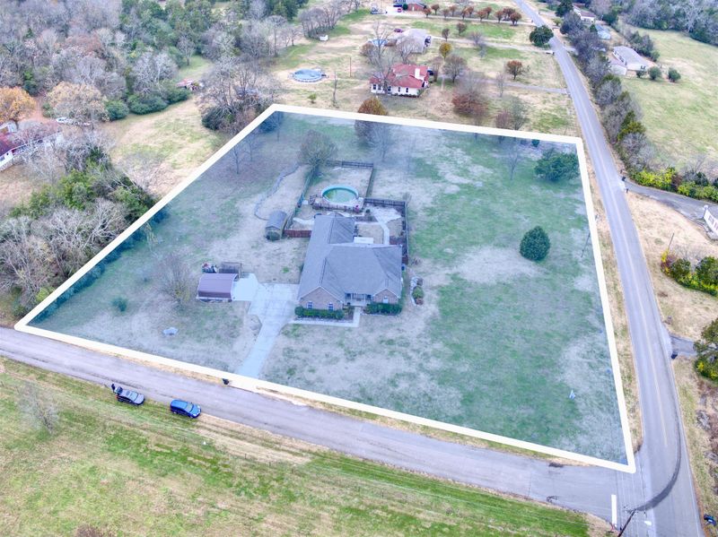 1200 Robbie Ln, Gallatin, TN 37066