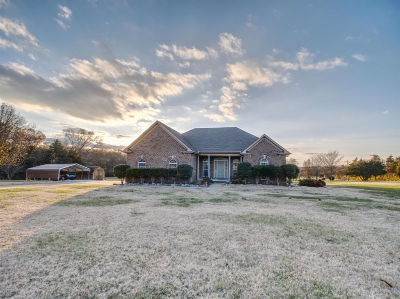 1200 Robbie Ln, Gallatin, TN 37066