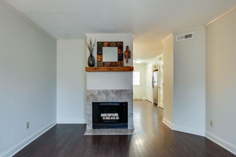 2817 Hazelwood Dr, Nashville, TN 37212