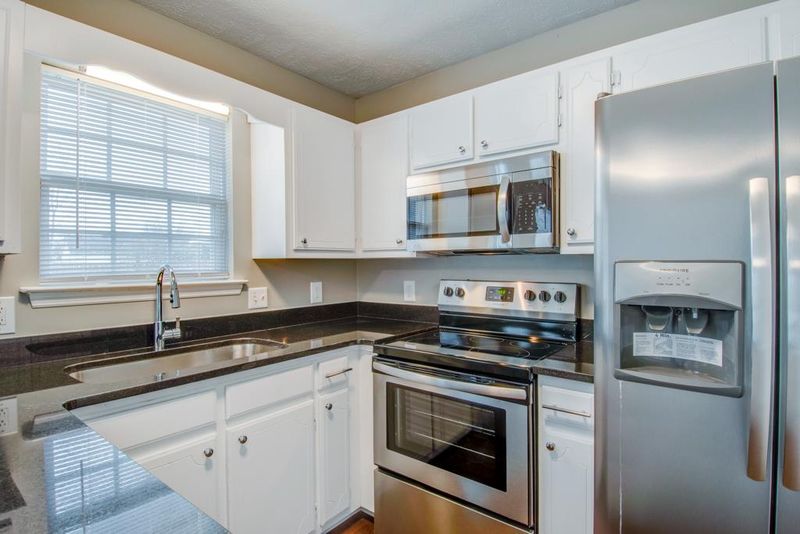 111 Sky Harbor Dr, Murfreesboro, TN 37129