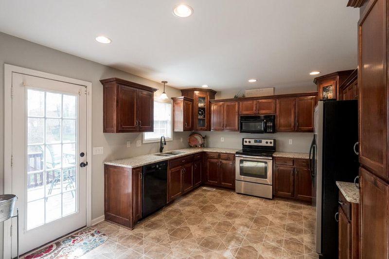 4013 Summit Dr, Greenbrier, TN 37073