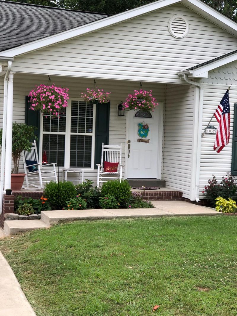 1032 White Bluff Rd, White Bluff, TN 37187