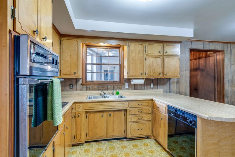 455 Benita Dr, Nashville, TN 37211