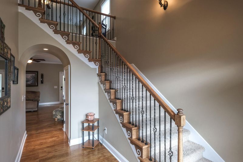 318 Midtown Trl, Mount Juliet, TN 37122