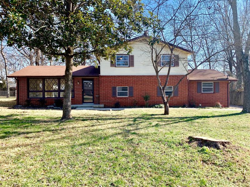 1826 Susan Dr, Murfreesboro, TN 37129