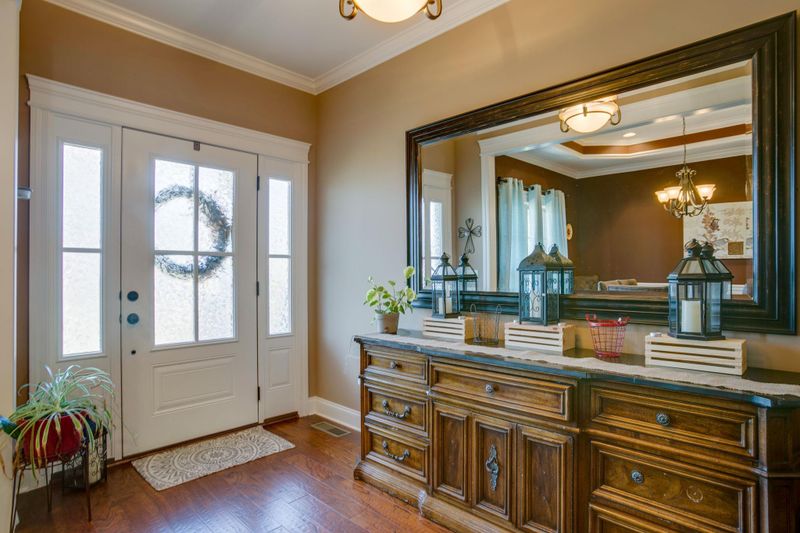 8033 Shelly Plum Dr, Murfreesboro, TN 37128