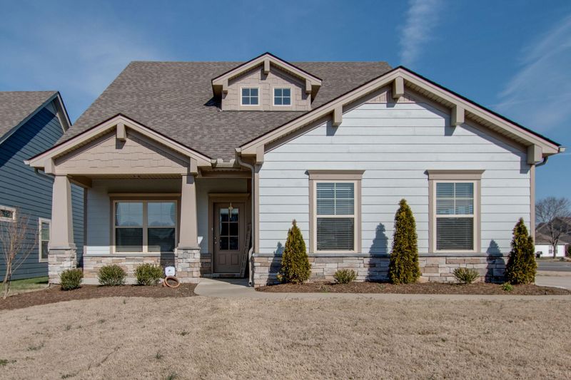 5704 Enclave Dr, Murfreesboro, TN 37128