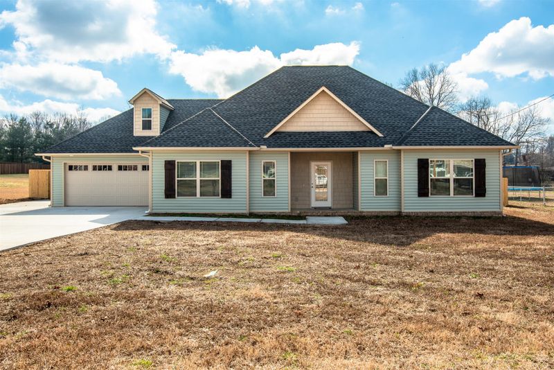 110 Wagners Way, White Bluff, TN 37187