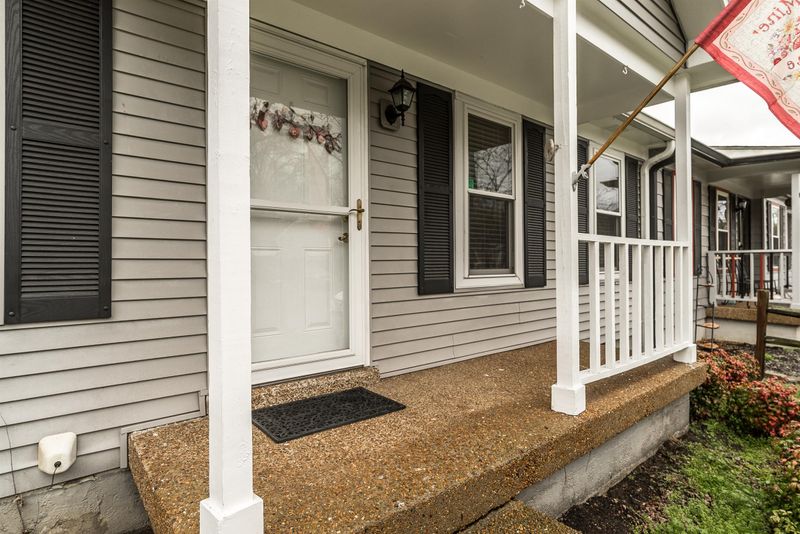 1808 Meadow Cliff Dr, Nashville, TN 37210