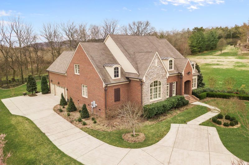 2227 Grey Cliff Dr, Franklin, TN 37064
