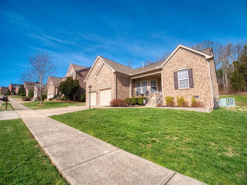 328 Landings Way, Mount Juliet, TN 37122
